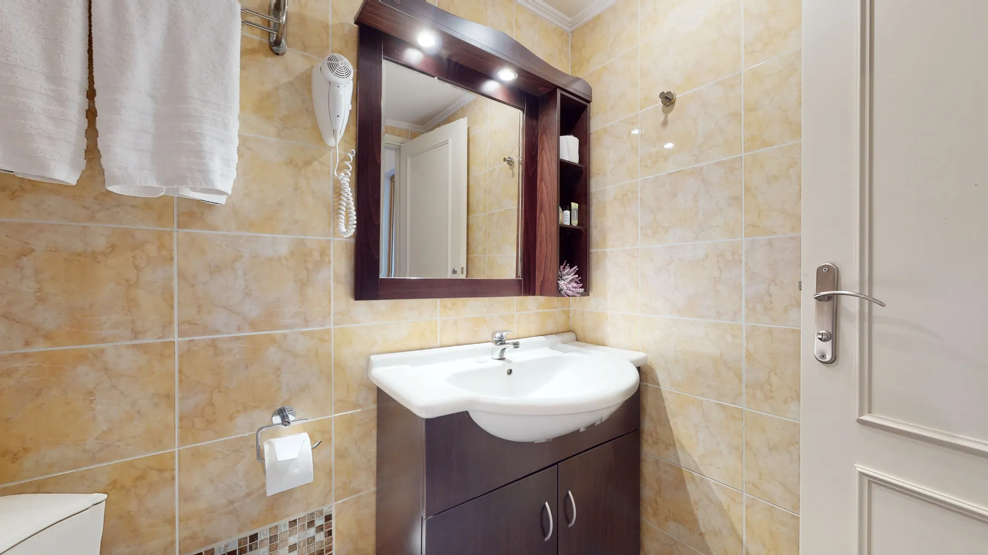 Actorel Elea Beach - Family apartment bathroom